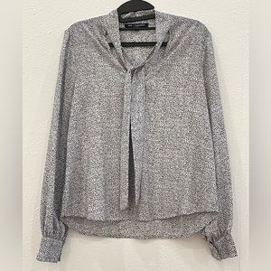 One Clothing - Billowy Pussybow Tie V Neck Blouse - black and white - Size M